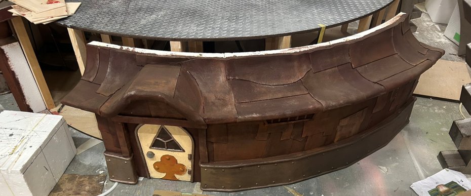 AkihiroHino's tweet photo. デカポリスのハーバードの車も制作中、その他レイトンの世界観の建物たち。 https://t.co/iWsDokOiBO