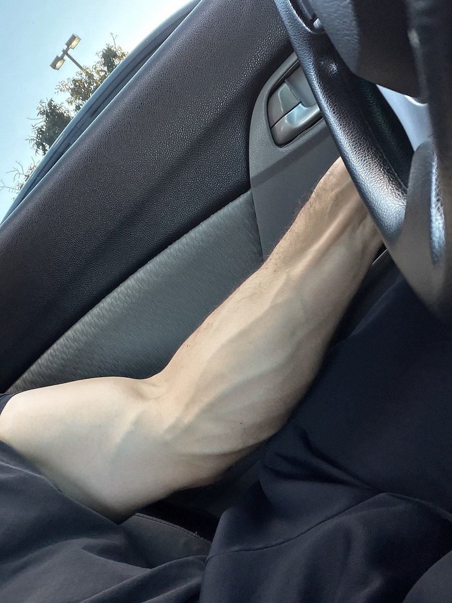 hoeylol's tweet photo. meow #bicep #moothunt https://t.co/Fgl4cZxoHS