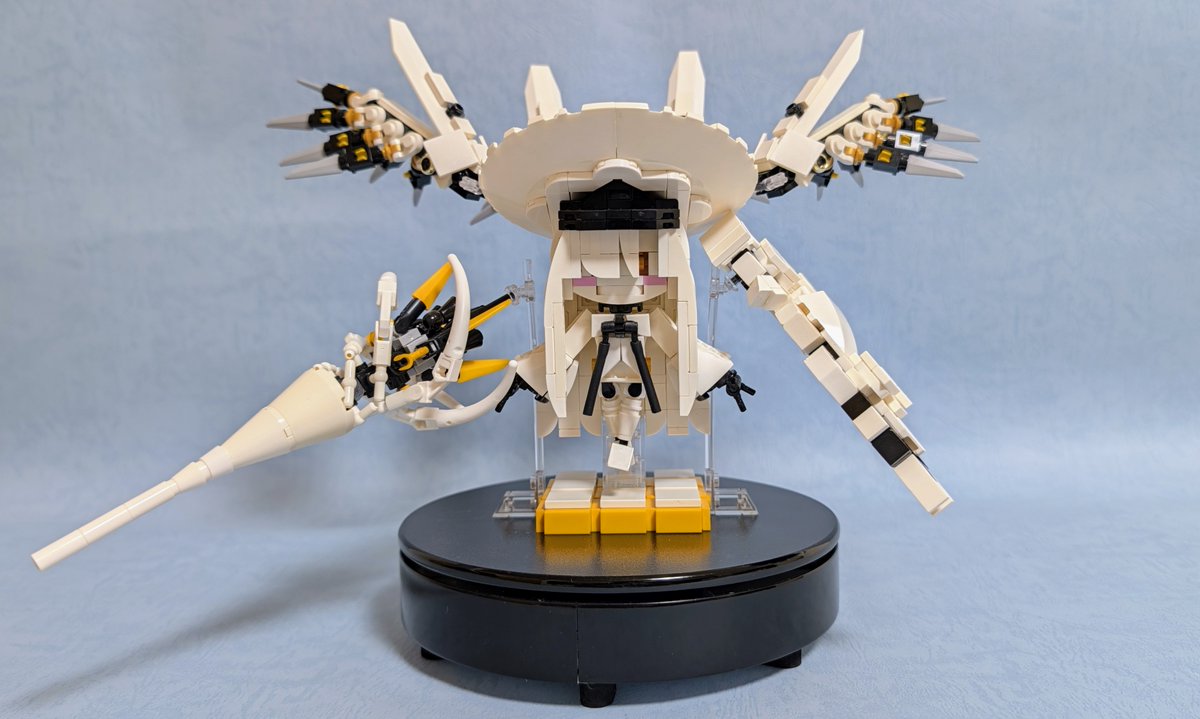 mikevdung's tweet photo. レゴでマルクトを作ってみた。あとはメシュラッシュの色を変えるだけ
#ブルアカㅤ #BlueArchiveㅤ #LEGO https://t.co/kf2dspU9UF