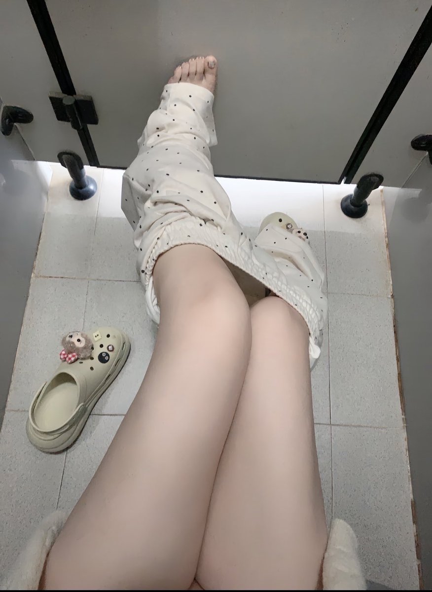 oeftirniaxncsq's tweet photo. 我在说一遍，不要🚪啊，我要什么🚪啊，想视频直接告诉我，我看到就直接发了，只是一直发不完啊，不需要你们支持我什么，点赞流言666就好了。。 https://t.co/QrmunX72i3