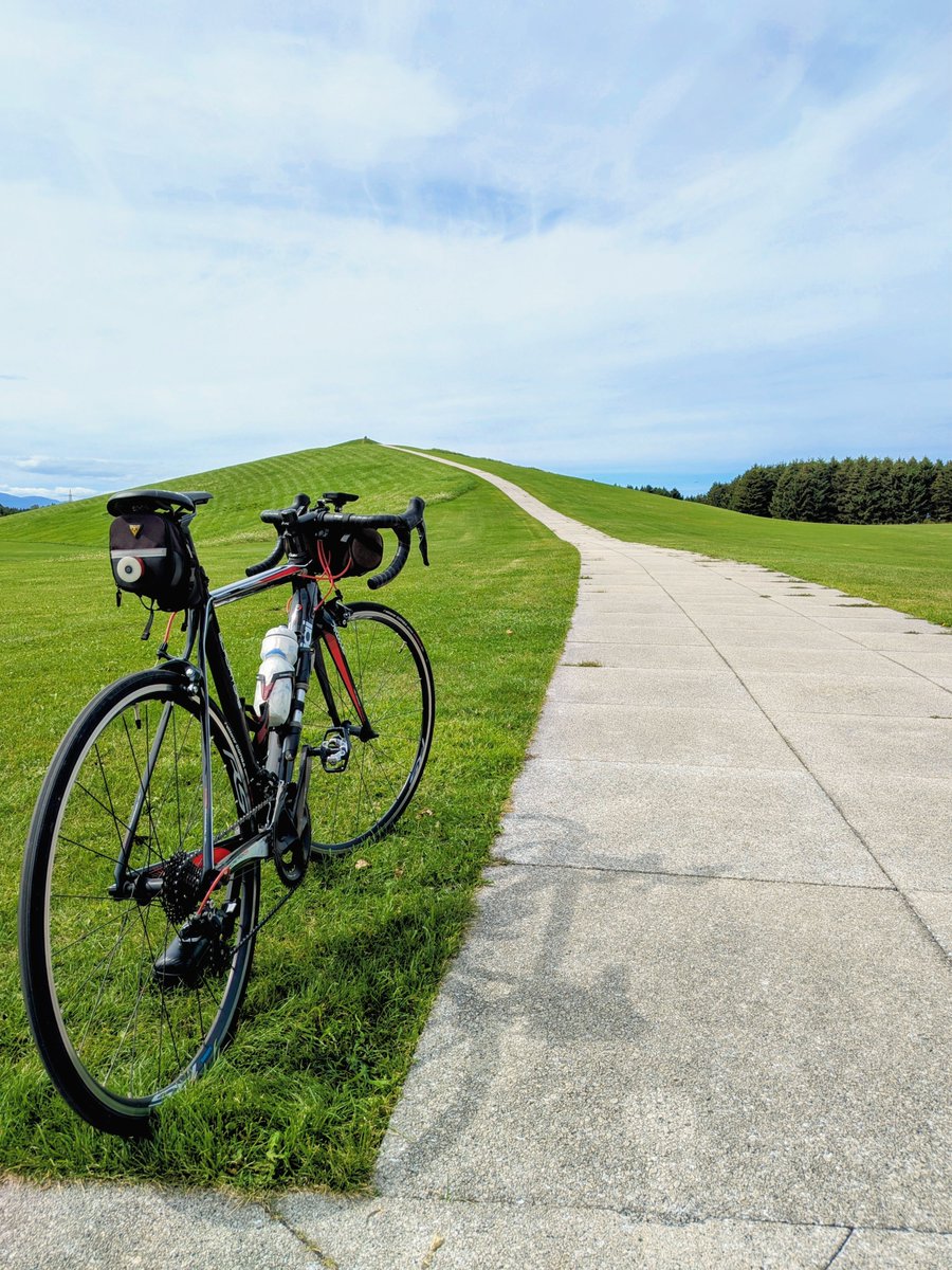 mook_jpn's tweet photo. 「 #モエレ沼公園 」🚴💨
気温20℃ちょいでウェアを長袖か半袖かで迷う季節🍁
今日は長袖で正解⭕でした🙆
#札幌ライド #秋ライド https://t.co/DeigSfdfJm