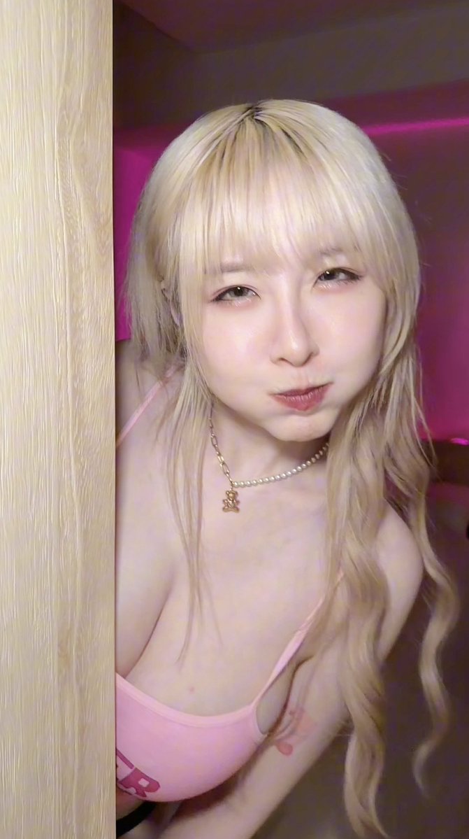 Ryokkoo025's tweet photo. Let's play a game! 😘😘
#wataa https://t.co/ZD9cHfjtfg