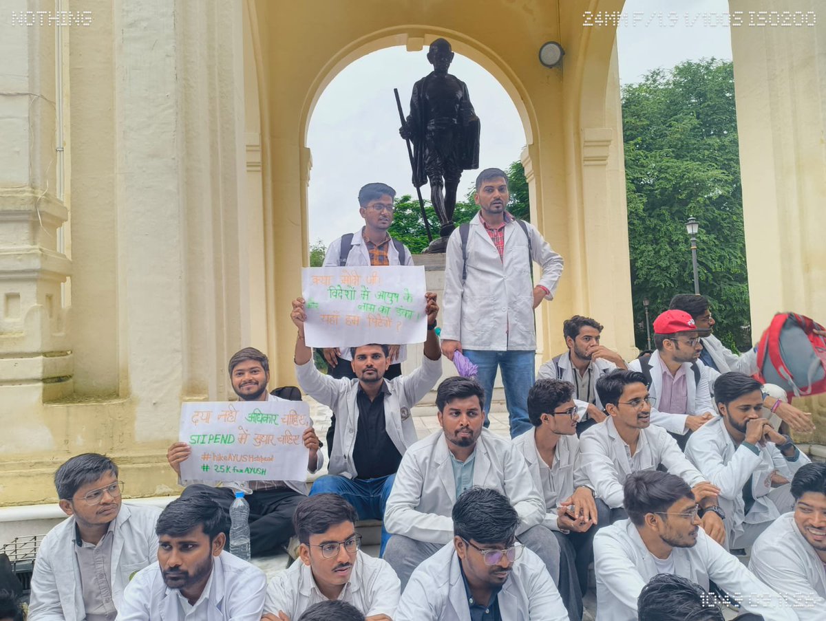iamYashanshu's tweet photo. हमारी ��ेहनत का सम्मान, ₹25K स्टाइपेंड के नाम।
@ayushupdept @dayalugurubjp @SureshKKhanna @CMOfficeUP @upayushdept @moayush
#AYUSHStipend25K https://t.co/9AHC6dewbc