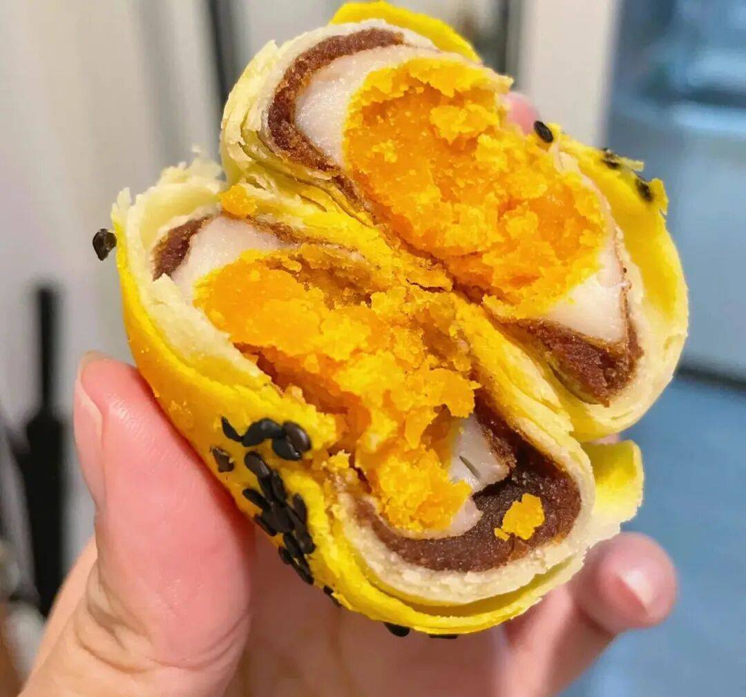 JoeannCochrane's tweet photo. [Street food craving unlocked! Warm crispy taiyaki oozing red bean paste—perfect midday snack vibe ]， https://t.co/AEFW5hOMzK