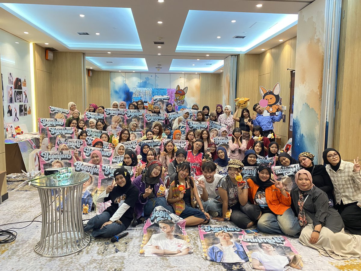 moa_surabaya's tweet photo. 🎤 HAPPY BIRTHDAY, MAS YEONJUN! 🎂🔥

Mugo-mugo makin josjis, sukses, rejekine deres, dan tetep dadi mas-mas kebanggaan MOA! 🕺💥

Matursuwun buat kabeh MOA Surabaya sing wes teko dan melu goyang bareng nang Orkesnya Mas Yeonjun! 💃🕺 https://t.co/1d0ga6jUOW