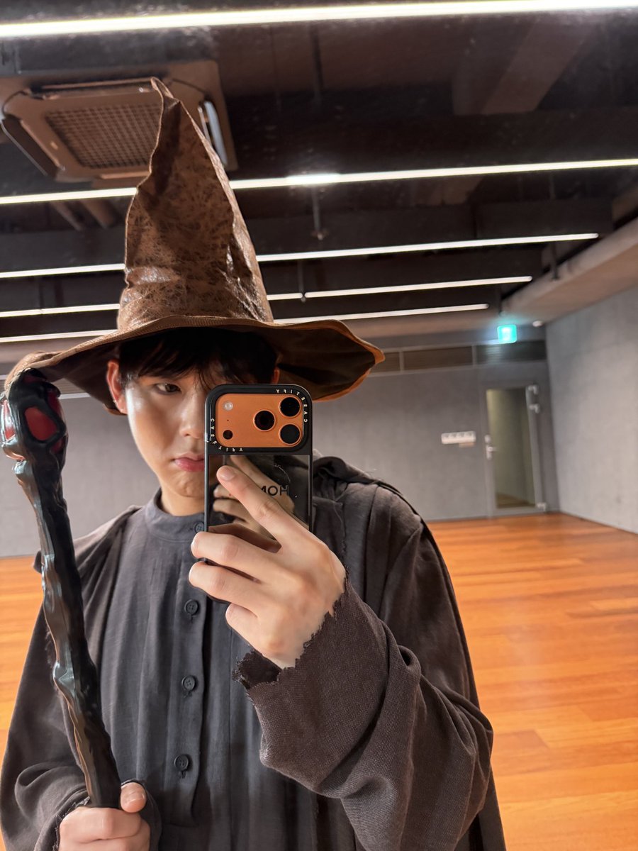 Jochooney's tweet photo. I might have you under my spell anytime. https://t.co/6q1F4ckA6v