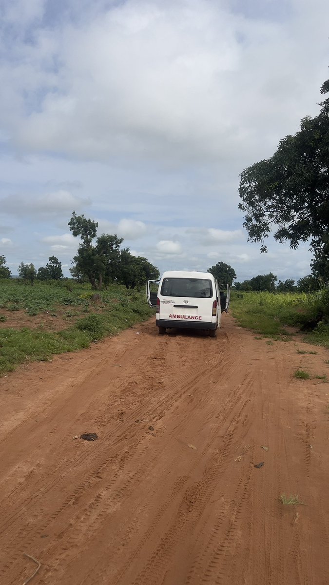 VictorManjul's tweet photo. I made a pledge to myself, that after my mom's burial, I would visit at least 3 affected communities on the Plateau before leaving; 

So this morning, I decided I would visit one of the communities that the Fulani’s have constantly harassed in Plateau State. 

We saw an Ambulance that broke down on a bad road leading to one of the villages🤦‍♂️💔

With these bad roads, how does the military response team even navigate their way into the villages on time?😪

Motorbikes can't even conveniently pass these roads, let alone cars💔

The government is deliberate with these things.

There's just so much wrong here…

So so much, and they don't care.

God Damn APC, and their supporters fr💔