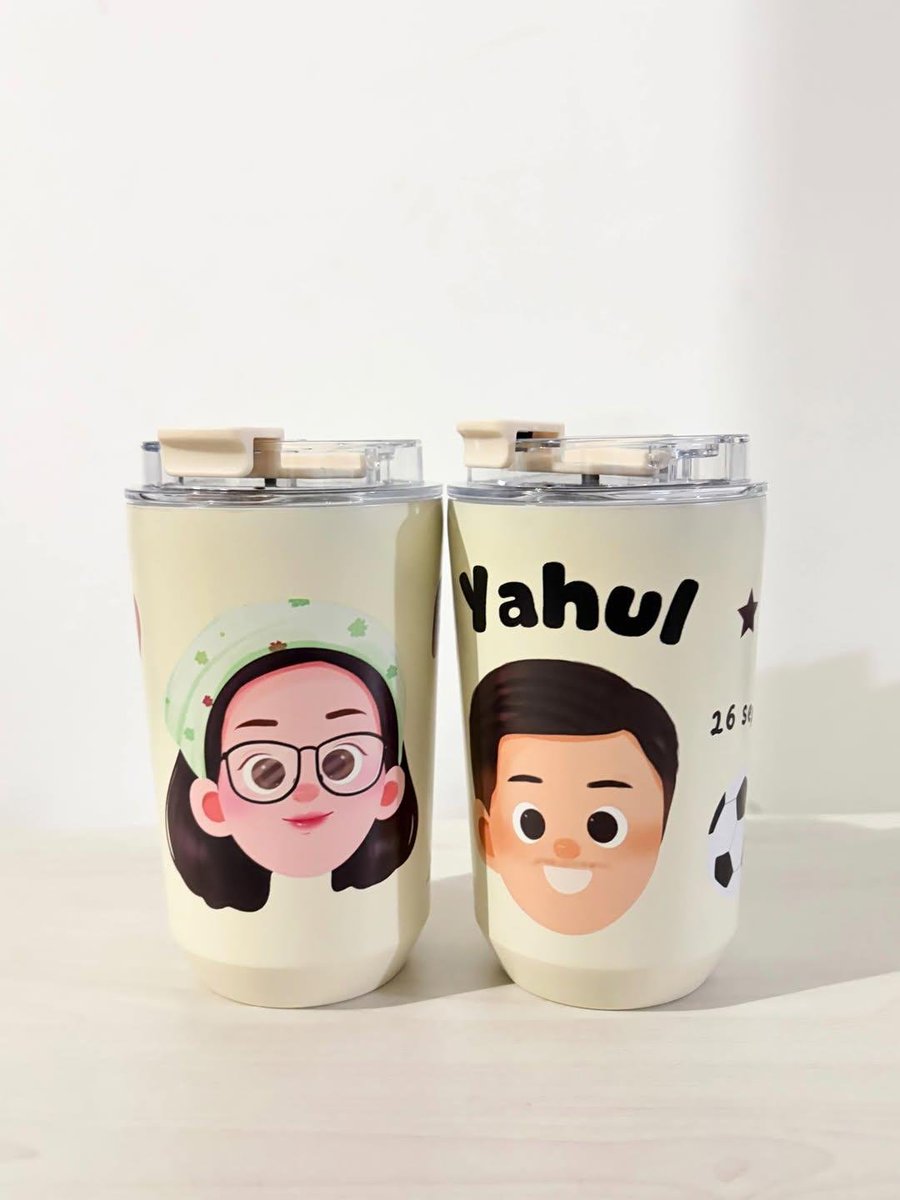 MikhaylaZ92797's tweet photo. MUG KOPI CUSTOM SIZE BESAR 380ML 😍✨
Biasanya aku upload hasil custom mug kopi size kecil 280ml tapi kali ini, aku mau share hasil custom size 380ml 💕
Perfect size untuk yang suka ngopi hehe untuk gambar seperti biasa ya bisa custom nanti admin bantu buatin!! Lucu lucu banget https://t.co/FOLjaw0iLR