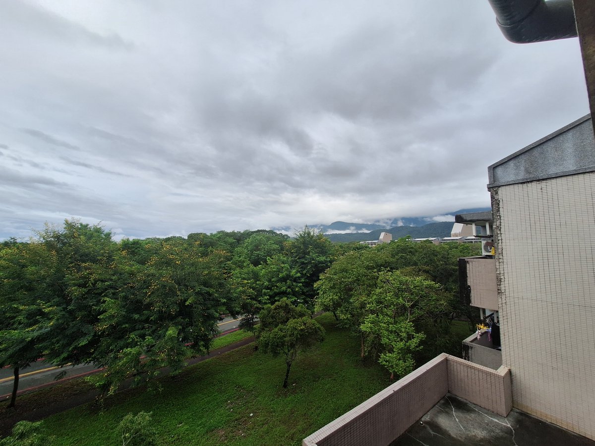 wumuting's tweet photo. dorm view https://t.co/VKHjUNZ6iX