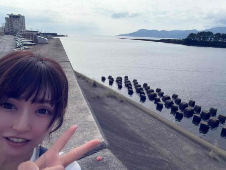 minamialpsten's tweet photo. めぐちゃん静岡出張編🗻

ランチは…
キラキラ海鮮丼美味しそう~✨

またまたチートデーしてる|•ω•｡)"…♡ https://t.co/kqwbLIk7Cj