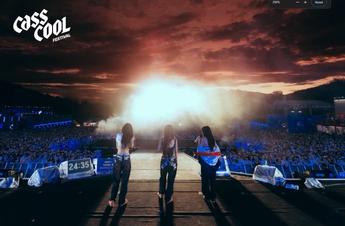 thsutleovos's tweet photo. WE NEED HD FILE OF THIS VERY PICTURE OH MY GOD PLEASE GIVE THE PHOTOGRAPHER AN AWARD!!!!!!!! 
@CASS_digital 

#GirlsGeneration_HRS #소녀시대_효리수 #HYORISOO
#HYOYEON #YURI #SOOYOUNG #GirlsGeneration #SNSD #소녀시대 #효연 #유리 #수영

https://t.co/0o90bKjDSJ https://t.co/XP9L0f2yum