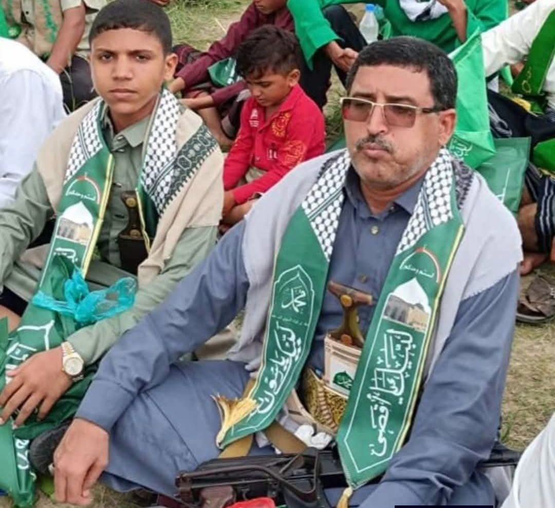 nehmmedia's tweet photo. هو وابنه مفقودين في جنوب مأرب منذ اربعه أيام من يعرفهم يدفنهم أو يتركهم للطيور تاكلهم ههههههههه https://t.co/1BGS6Sjtn2