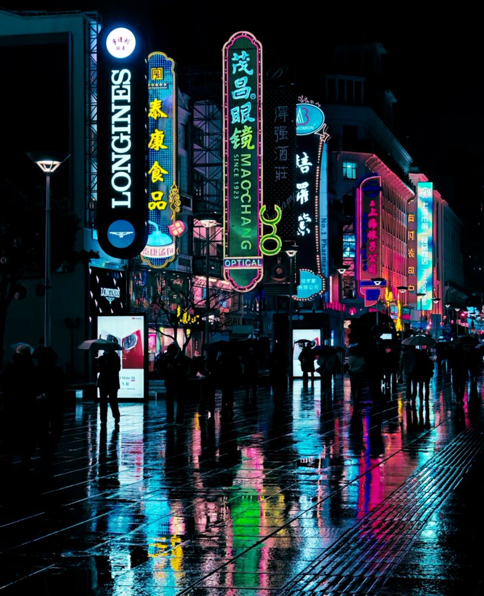 ailej691656's tweet photo. Random city afternoon stroll – found this neon sign glowing like a little secret between the rain puddles and concrete walls. Perfect quiet magic right here. https://t.co/oLA3EUaWmV