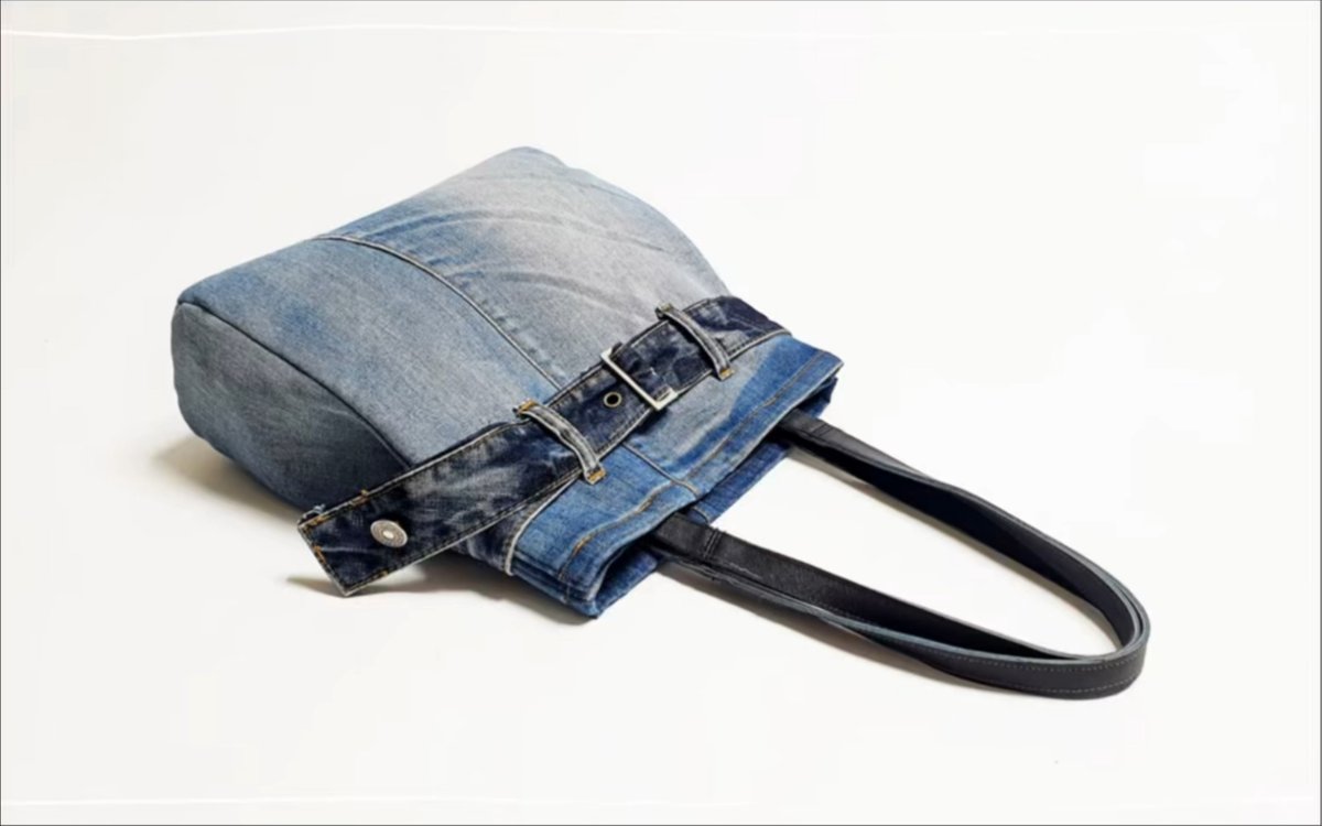 cleoe986307's tweet photo. Upcycled old jeans into a cute crossbody bag! Saved them from trash and got a new daily accessory. Love this small win for zero-waste!， https://t.co/1ATA8eqZVT