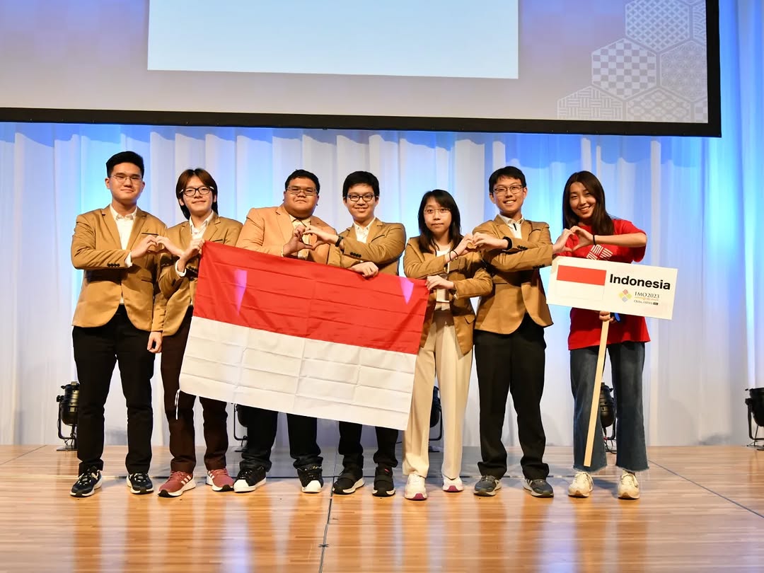 prisciladwig's tweet photo. 64th International Mathematical Olympiad (IMO), Chiba, Japan
July 6 - 13, 2023

This is a very belated post. It's been four months since the IMO, and I might as well post about it now, lol.

It was truly an unmatched experience. Competing at the IMO ... https://t.co/l0EPcGtGfx