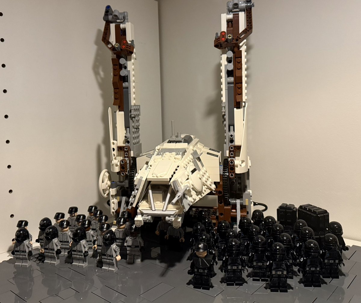 FlowBreacher's tweet photo. Imperial crew members and AT-hauler. https://t.co/uVZEvKBp5s