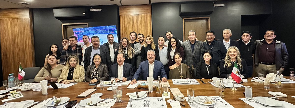 leonelgodoy's tweet photo. Seguimos unidos, organizados y con rumbo. Es momento de construir una propuesta de gobierno y un plan de campaña a la altura de lo que Michoacán necesita. https://t.co/lw54eCJtjQ