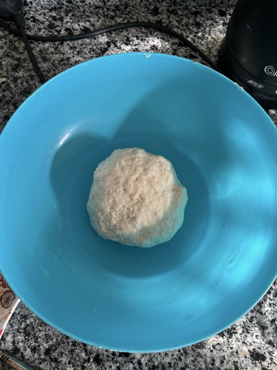 BurakDaldal's tweet photo. İsteseydin kahvaltıda sana da ekmek yapardım salak😅 https://t.co/6e2aTa8GX7