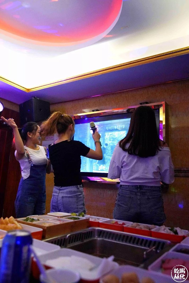 etheq558319's tweet photo. Grab the mic, sing your heart out, and turn every moment into a chart-topping hit at tonight’s KTV party! https://t.co/0UyFDIUoc8