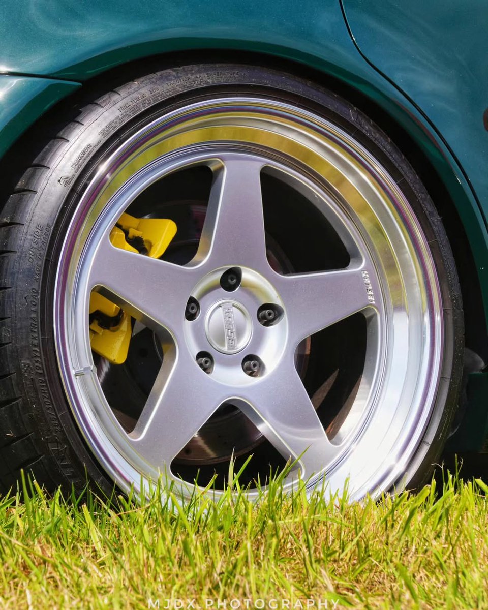 Anki_an7's tweet photo. My favourite car at Suffolk Cars and Coffee: a stunning 2001 B5 RS4 in Goodwood Green. Forged engine, 623bhp, 772Nm, B7 RS4 brakes and Kansei wheels. https://t.co/mIikR6prBp