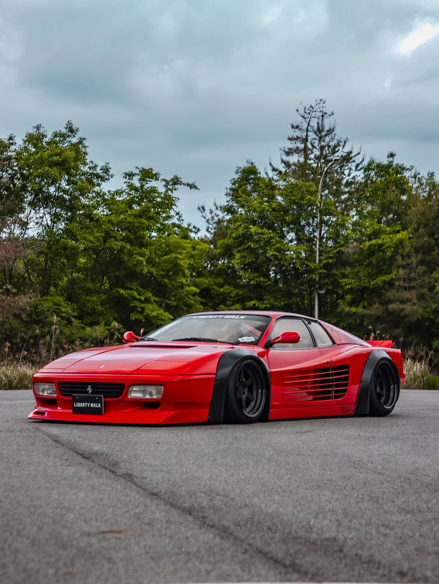 Venosier's tweet photo. Ferrari 512TR &amp; Cartier https://t.co/cnESif8Opn