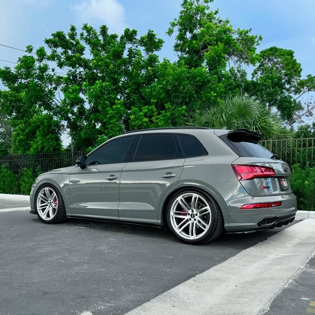 bexthiian's tweet photo. I look too good, I feel so nice. Welcome to the improved fit by void. carbon—possibly the only B9 SQ5 on C7 RS6 wheels. Enjoy it anyway. https://t.co/7g6O05rCcq