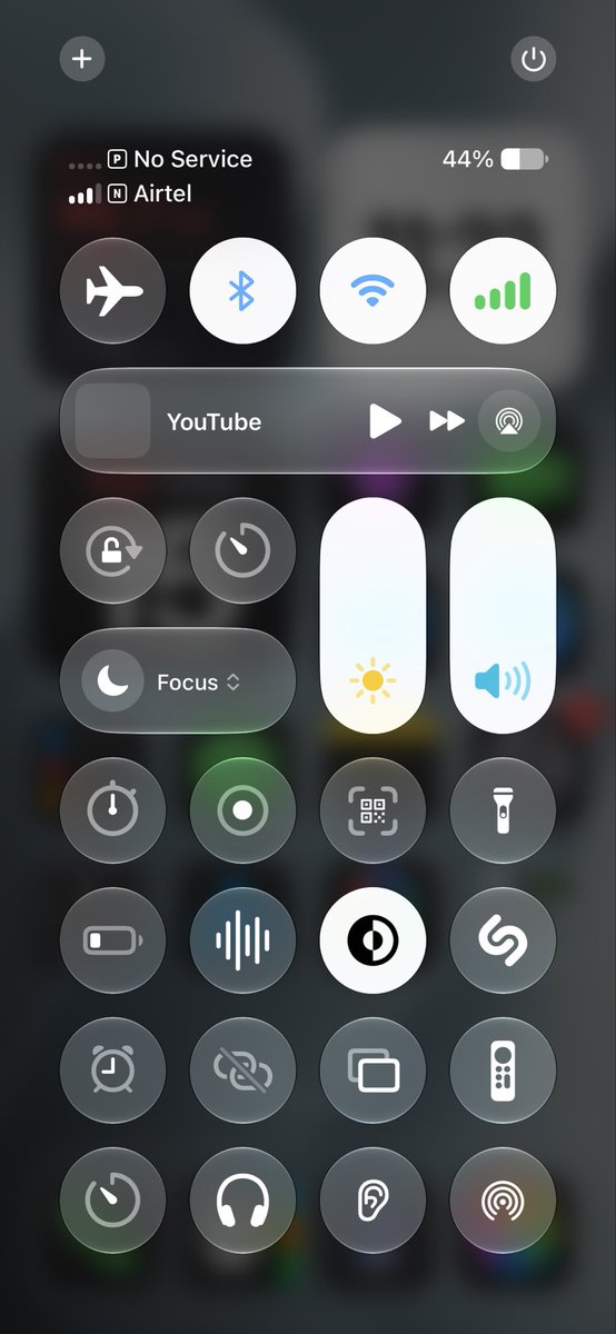 iam_mohan_333's tweet photo. Facing network issues after updating my iPhone to iOS 27. 📶
My Airtel network keeps showing “No Service” and the connection has become very slow.
Can anyone help me fix this issue? @AppleSupport #ios27 https://t.co/Xmy6mIhKlU