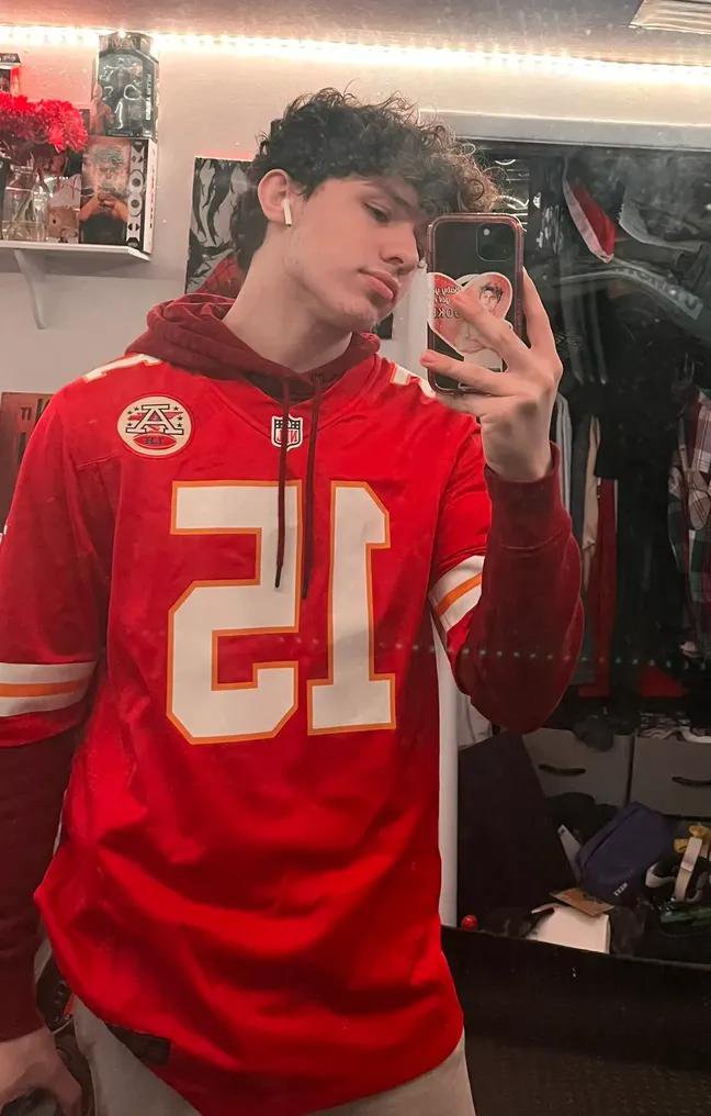 JoshJoshua230's tweet photo. #gay 
#GayOver40 
#gayteen 
#pride

Send me DM on telegram https://t.co/rjtIMOwMUM https://t.co/fCqIQ4uH1o