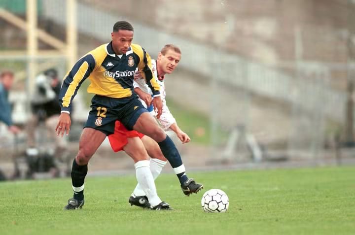 Florentynowicz's tweet photo. #TegoDnia #15września 1998 r.
@LKS_Lodz - @AS_Monaco 1:3 w I rundzie Pucharu UEFA. Fenomenalny gol piętą Piotra Matysa. Mistrzowie świata Barthez, Henry i Trezegeut, a także Costinha, Giuly i Sagnol w składzie naszych rywali.
Wpis na stronie @lkshistory ⬇️
https://t.co/AfvY1IOfNP https://t.co/7uw1J2YLM2