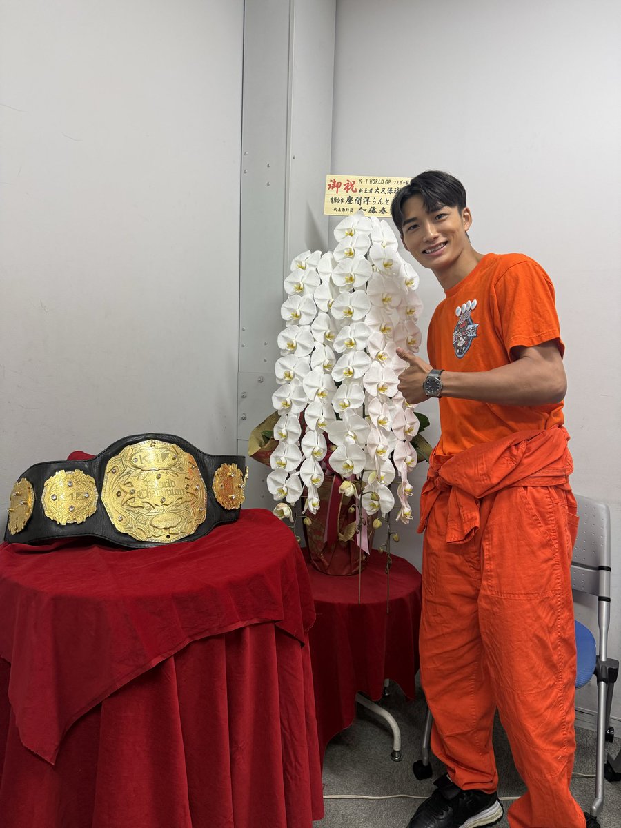 rui912912's tweet photo. こんな立派な洋らん頂きました！

ありがとうございます！ https://t.co/1IMcHiIDJp