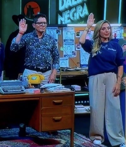 dannasmoon's tweet photo. Pues deberían de atacar parejo porque Ernesto y Mariana también levantaron la mano con la diferencia de que Gema fue más rápida. Así que, Mariana y Ernesto también estaban dispuestos a dejar a todos sin el presupuesto, pero como fue Gema andan ladrando más.

#LaCasaDeLosFamososMx https://t.co/NcviL4E1MC
