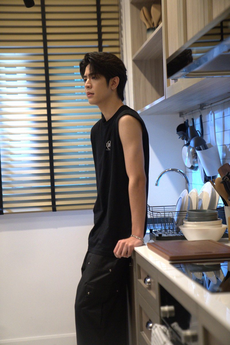 myouzzzi's tweet photo. แต่พูดจริงนะ จู่ๆแอบมีคิดว่าทุกคนที่เป็นครั้งแรกดูชีรีย์น้องซีหลังจากไปแมสจะตกใจหรือเปล่าน้า55555 (very positive kub) ว่าหน้าตาน้องซีเข้ากับทุกบทเขาเล่นจริงๆ เล่นก็เก่งด้วย https://t.co/KrYSae1jjS