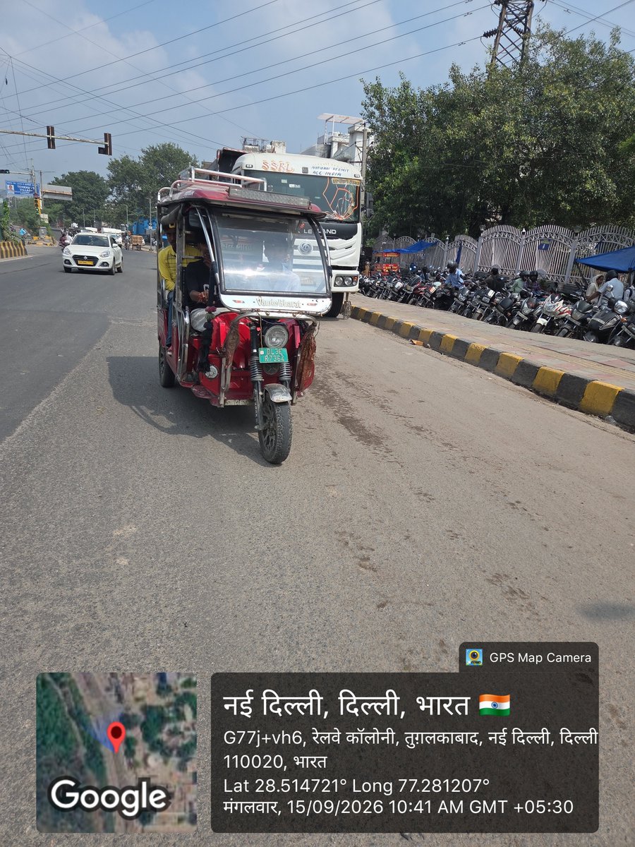 KesarBidhuri's tweet photo. ये बैटरी ई-रिक्शा चलाने की अनुमति नहीं है, फिर भी खुलेआम सड़कों पर चलाए जा रहे हैं। इस संबंध में पहले भी ट्वीट के माध्यम से शिकायत की जा चुकी है, लेकिन अब तक कोई कार्रवाई नहीं हुई। संबंधित विभाग से अनुरोध है कि ऐसे ई-रिक्शा के खिलाफ तत्कालकार्रवाई की जाए।@dtptraffic @DelhiPolice https://t.co/zn153VbuVX