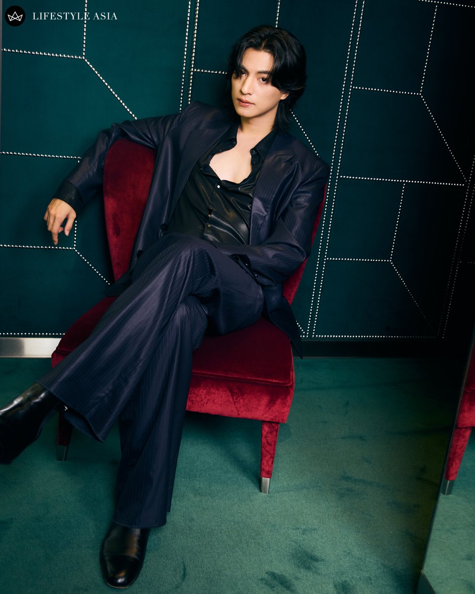 LSAthai's tweet photo. ปิดท้ายวันไปกับคัฟเวอร์สตาร์บนปกดิจิทัลคัฟเวอร์ Vol.32 จาก Lifestyle Asia Thailand อย่าง “กลัฟ-คณาวุฒิ ไตรพิพัฒนพงษ์” ด้วยช่วงเวลาแห่งการช็อปปิ้ง ณ ICONSIAM แวะชมไอเท็มและคอลเลกชั่นจาก Gucci ชั้น M

#LSAxGulfKanawut https://t.co/f2HSH0VElp