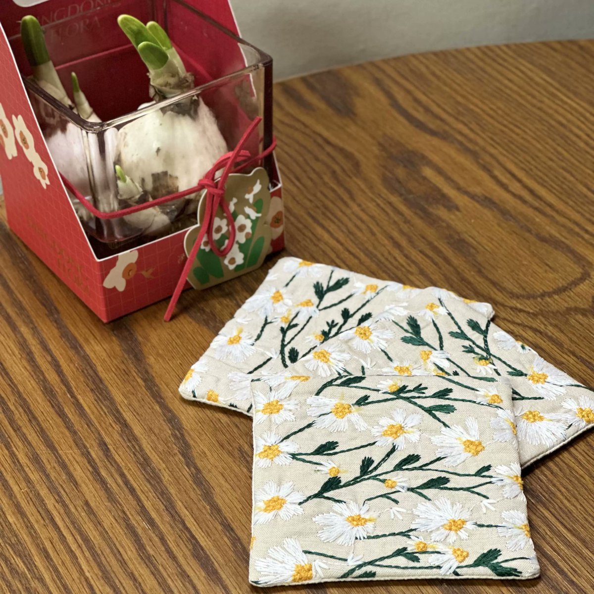 IsaiahCaruk5m0's tweet photo. Just finished this cute handmade fabric coaster set! Perfect for my morning tea and a tiny, cozy craft win  #DIYCrafts， https://t.co/GmqDFMeRud