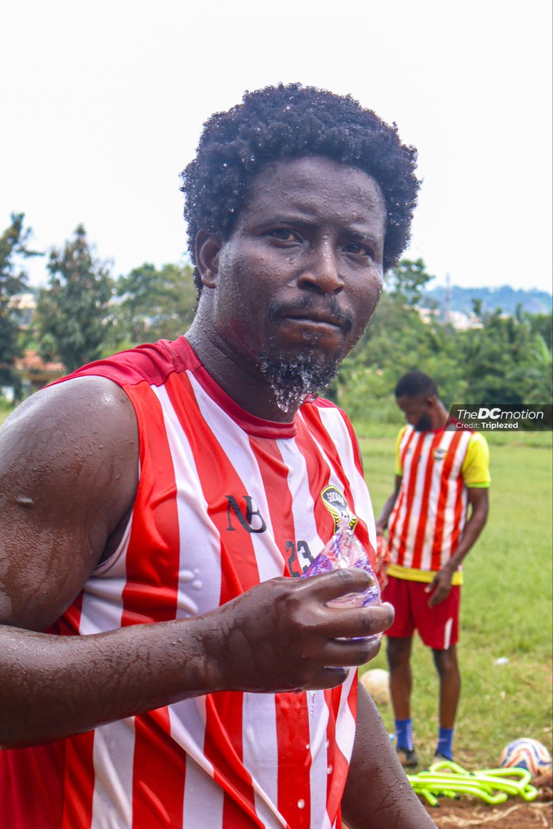 THEDCMOTION's tweet photo. The pause before the next push. 💧Training never really stops. 📸⚽️
#hydrationbreak #photography #moment #motionboy https://t.co/l7kafrJsDU