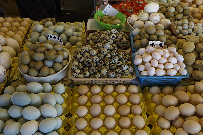 yeleb535185's tweet photo. Fresh seasonal veggies and sustainably sourced eggs now in stock at our neighborhood market! Grab yours before they’re gone—perfect for tonight’s healthy meal. https://t.co/IlBzDztqry