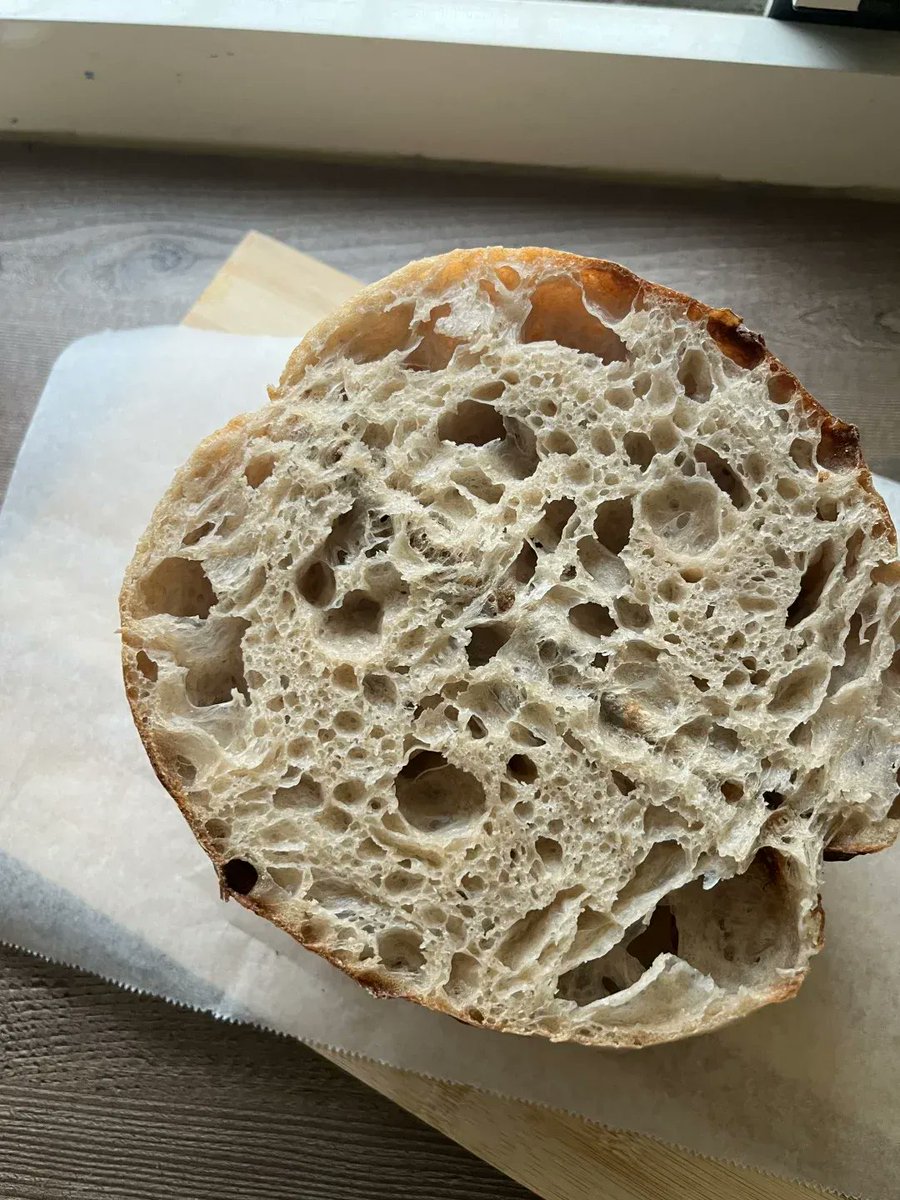 AudriaBill2bw's tweet photo. Just pulled my first sourdough loaf out of the oven—crusty, aromatic, and way more rewarding than expected! Baking truly hits different when the result tastes this good ， https://t.co/chG0xwkSE3