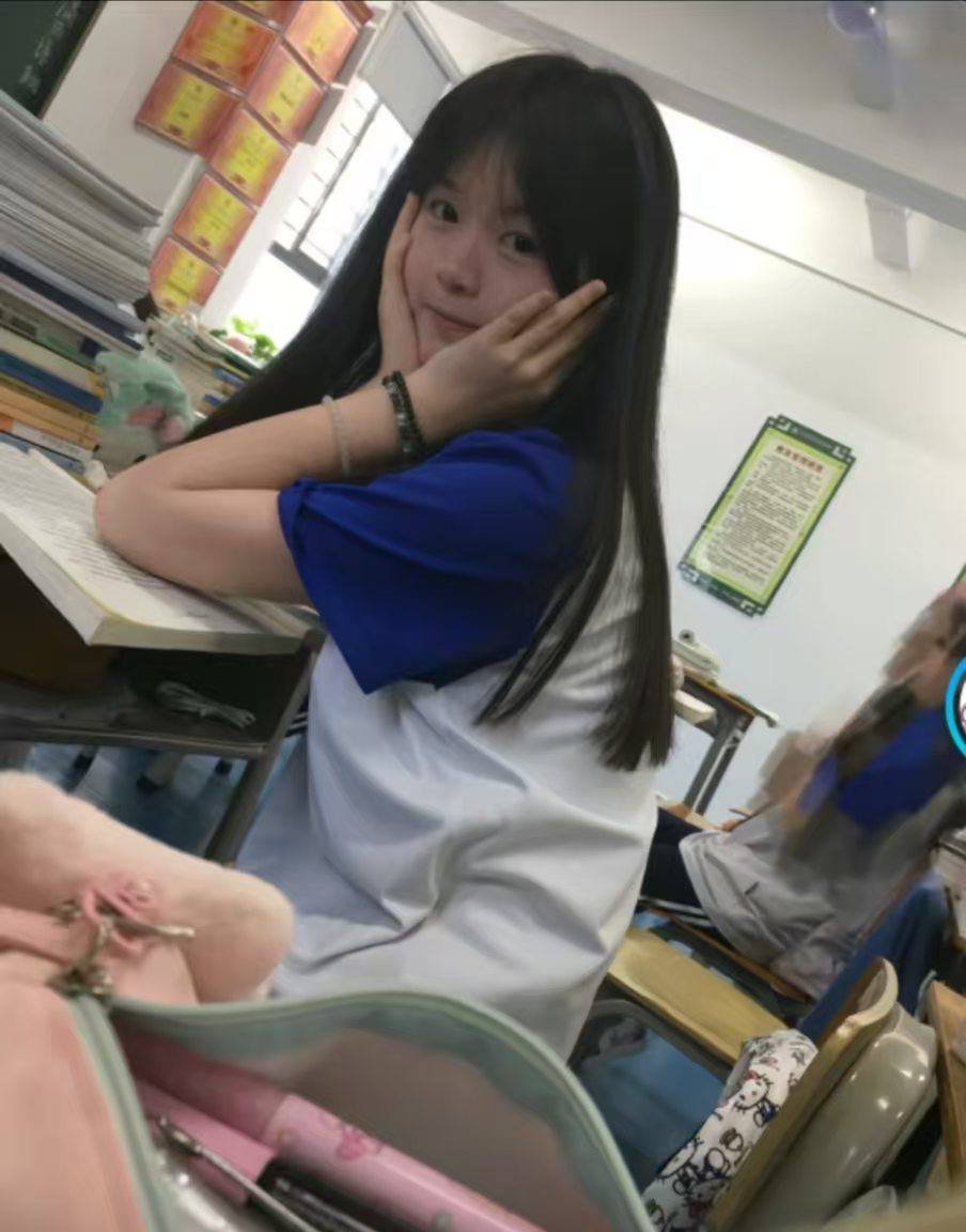 DiedreChuro2wx's tweet photo. 这个点还有男生吗？              

我想发视频🫣直接发 https://t.co/oN2V3Qjoon