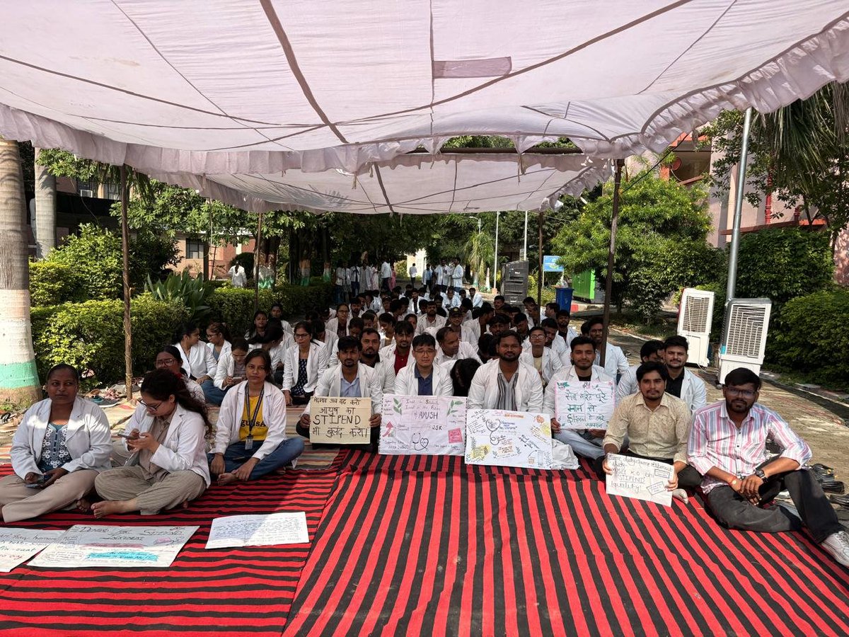 Aanya88492's tweet photo. समान जिम्मेदारी के लिए समान स्टाइ���ेंड-AYUSH को ₹25K चाहिए। @ayushupdept @dayalugurubjp @SureshKKhanna @CMOfficeUP @upayushdept @moayush #AYUSHStipend25K https://t.co/1doX1avJXb