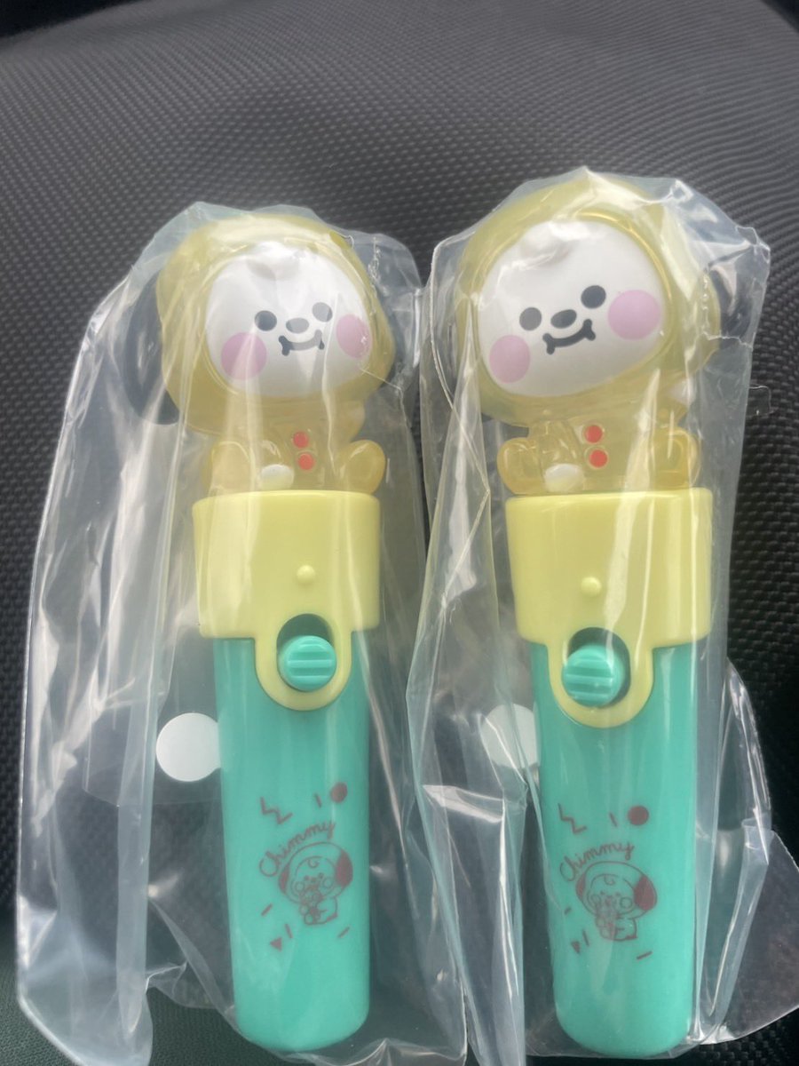95v____o717w's tweet photo. BTS BT21 ライトスティックチャーム2 交換

【譲】
CHIMMY×2

【求】
TATA &amp; COOKY

郵送にて交換希望しております！
よろしくお願いします🙇‍♀️

#BT21譲 
#BT21ライトスティックチャーム2 https://t.co/61awEf7mXm