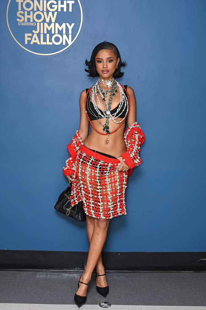 TyPopStarpu7's tweet photo. I love how youthful TYLA makes CHANEL look. A true fashion babe. https://t.co/APz5Sh3lri