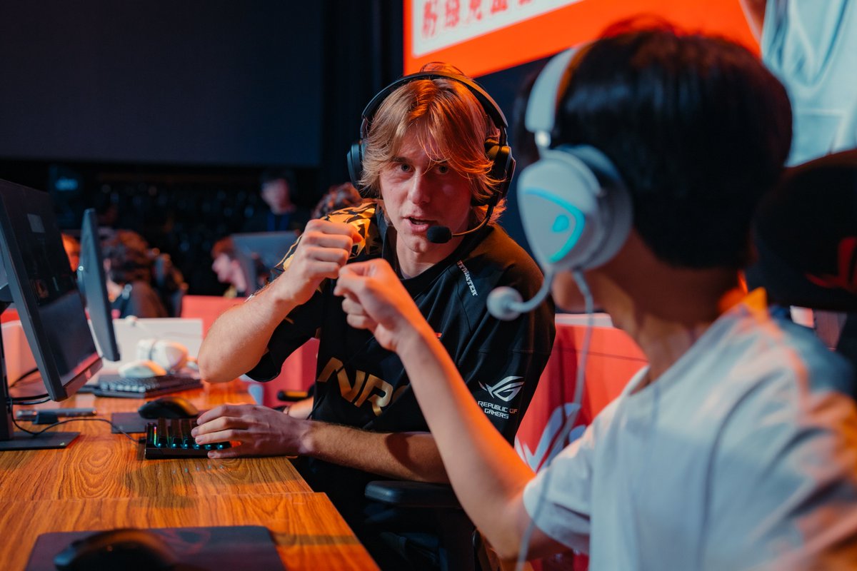 ASUS_ROG's tweet photo. Thank you to @NRGgg and every fan who joined us for Fan Day. See you next time! 🙏 https://t.co/26wGYQigOi