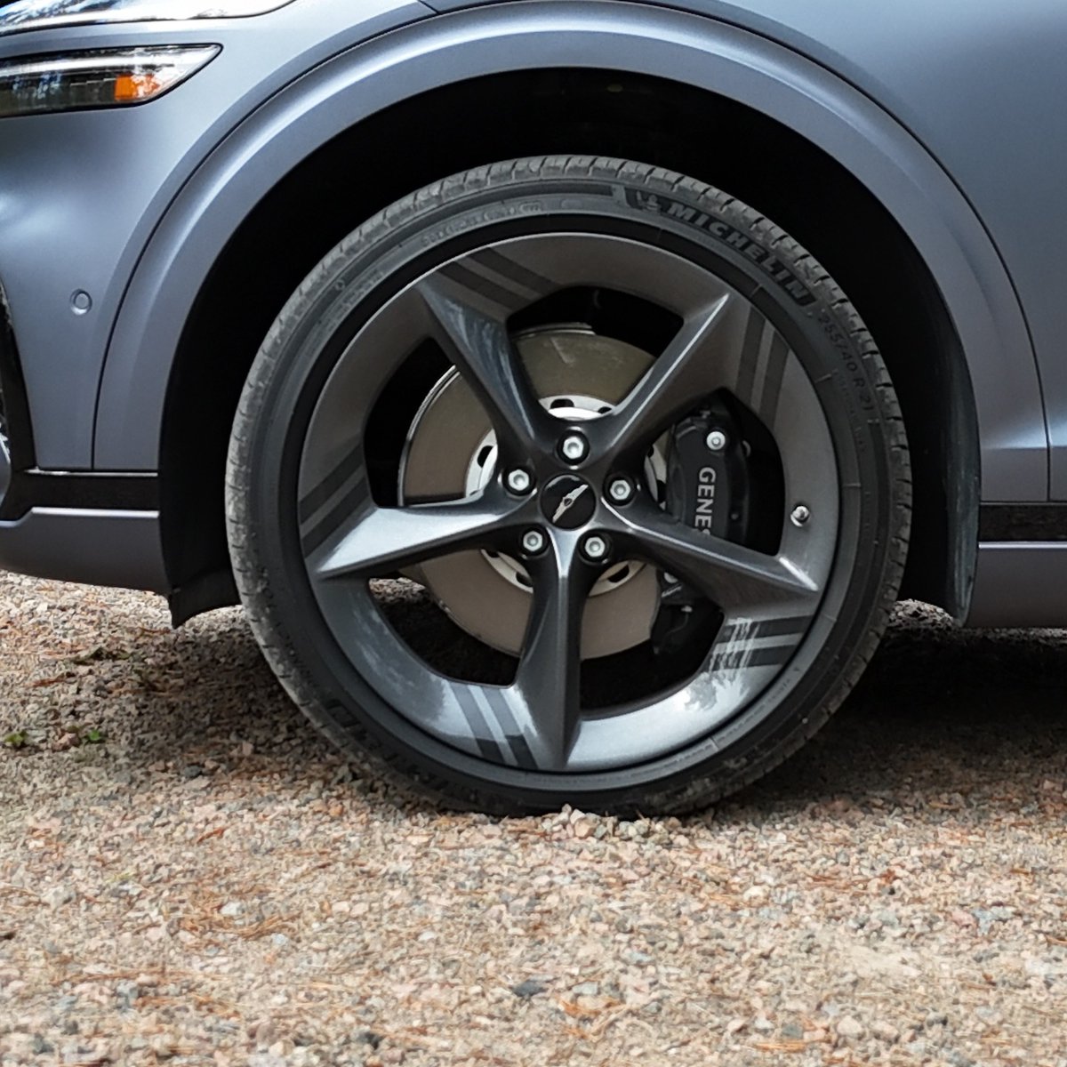mostafaismail13's tweet photo. I thought I knew the Genesis GV70, but the twin-turbo V6 is a different animal. Its power delivery and attitude make the 4-cylinder feel tame. If you’re considering a GV70, you need to see this. https://t.co/fbGxEuv7AK