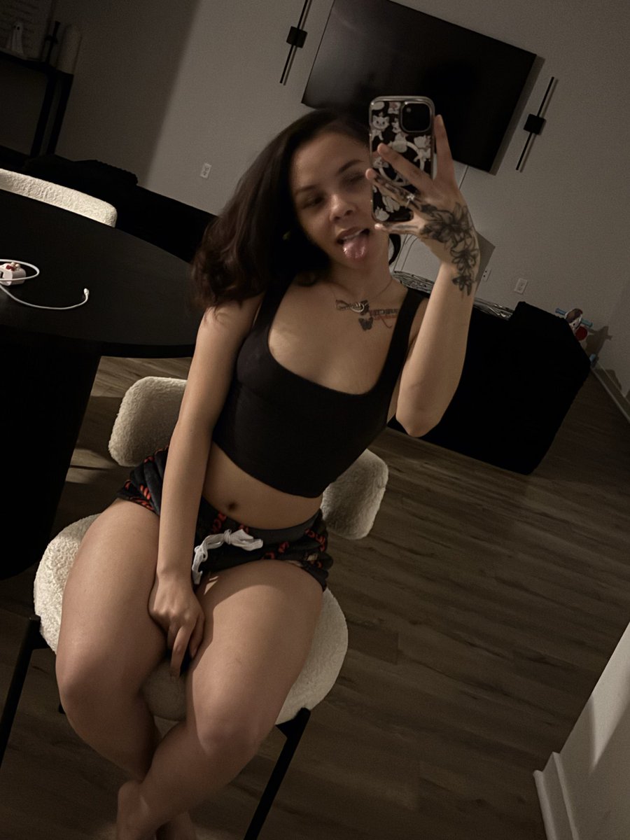 AshariMoniqueee's tweet photo. 😍😍💋 https://t.co/3i5hQENPYk