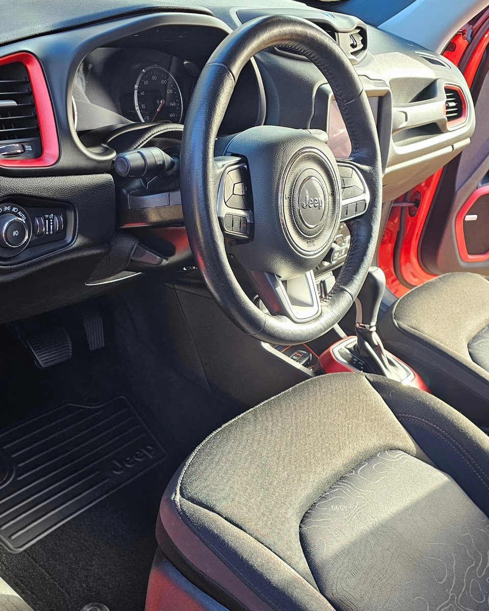 nidaaskoglu's tweet photo. Interior detailing in 21° weather! Remove dirt, road salt, and grime from your carpets to protect your interior. Call 413 459 0561 to book your appointment. https://t.co/vkXLvf5uEZ