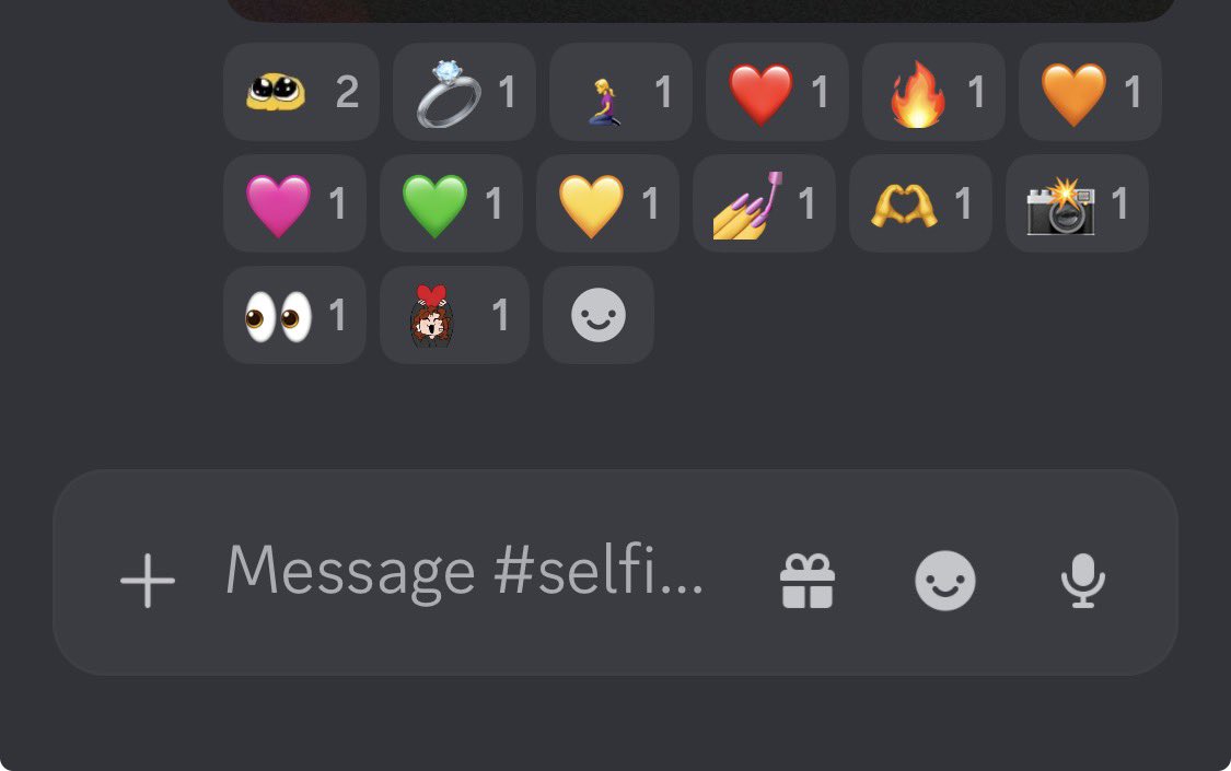 rayrayclair's tweet photo. posted a photo on discord and this was gummy’s reaction https://t.co/lZAthNsOq5