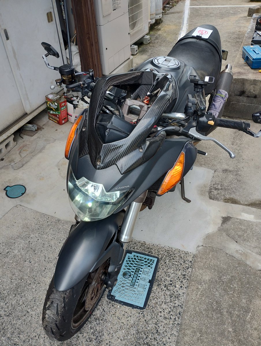 aoguitar's tweet photo. 車検通してきました
検査員の方が「前に車検通されてますか？…これエンジンスズキですよね？」って言われてなにか問題が！？とか思ったら
「初めて聞くメーカーですので…カジバですか…」っての事でした

過去にちゃんと重量計って写真まで撮られたので間違いなく北九州で車検してますよ https://t.co/o2sZ5yKuRc