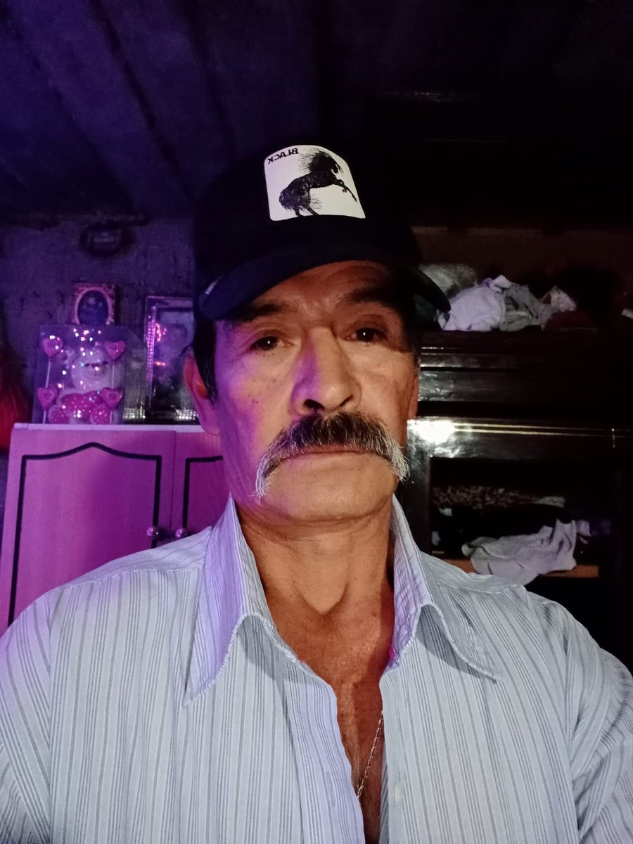 madurosgay81805's tweet photo. Ahí está otra vez el papi https://t.co/d2VomGRbKy