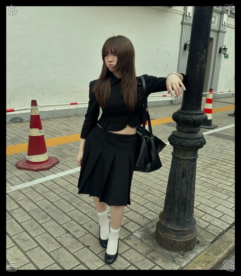 linelandia_'s tweet photo. 🍪With a notebook in your grasp, direct your attention toward constructing a brilliant tomorrow rather than dwelling on yesterday's struggles. Accomplish a fresh small objective every morning, jot down notes of thankfulness each day, organize your bag, and with every modest stri https://t.co/WiMKpsOyqs